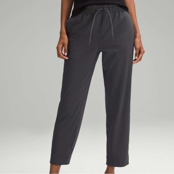 EUC Lululemon Tapered-Leg Mid-Rise Pant 7/8 Length *...